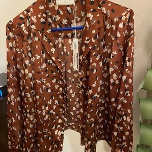Women’s Long Sleeved Blouse. Medium. New with tags